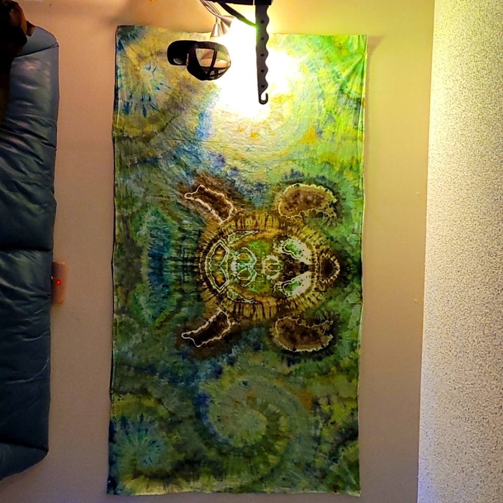 Tapestry with unfinished edges